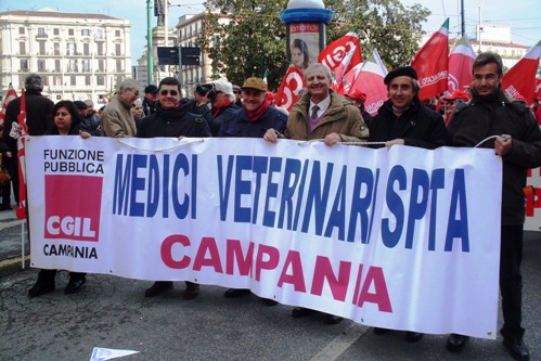 La FPCGIL Medici in piazza a Napoli