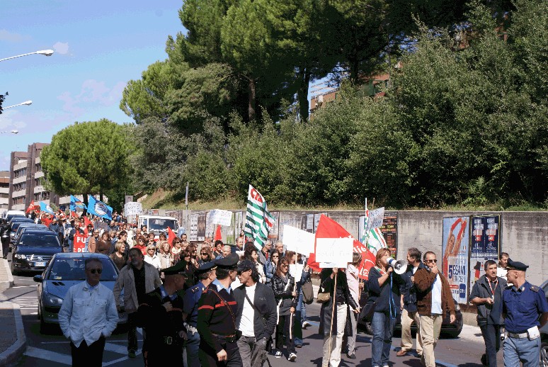Manifestanti a Perugia - Presidio del 22 settembre